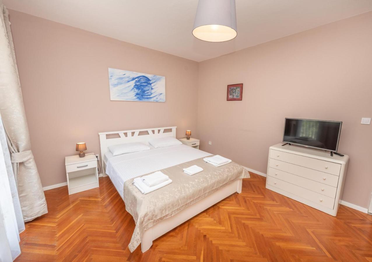 Ioannis Apartments Tivat Bagian luar foto