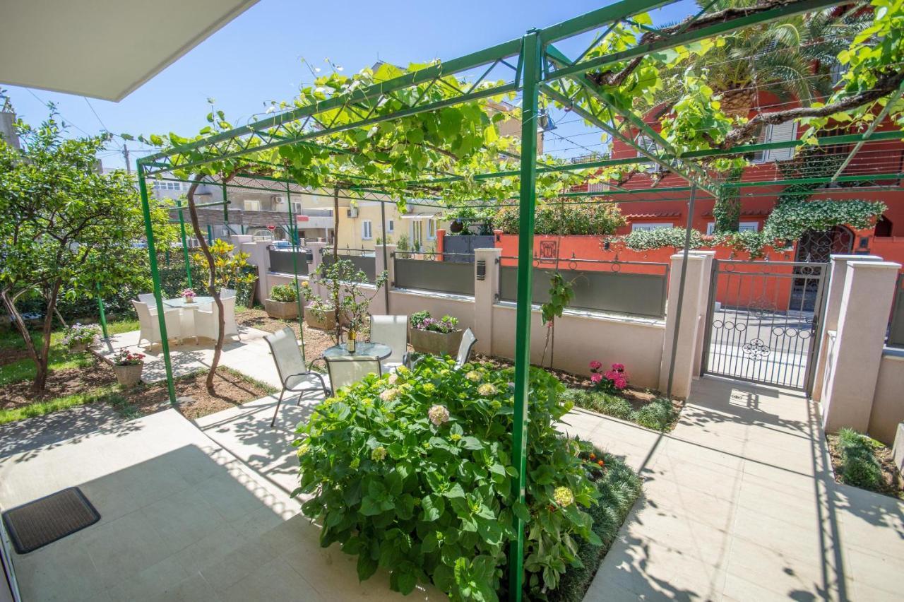 Ioannis Apartments Tivat Bagian luar foto