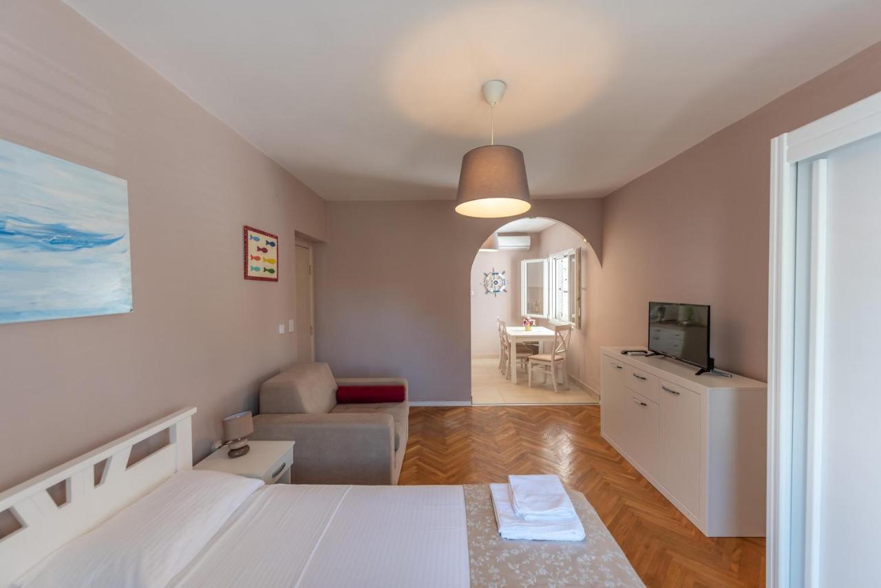 Ioannis Apartments Tivat Bagian luar foto