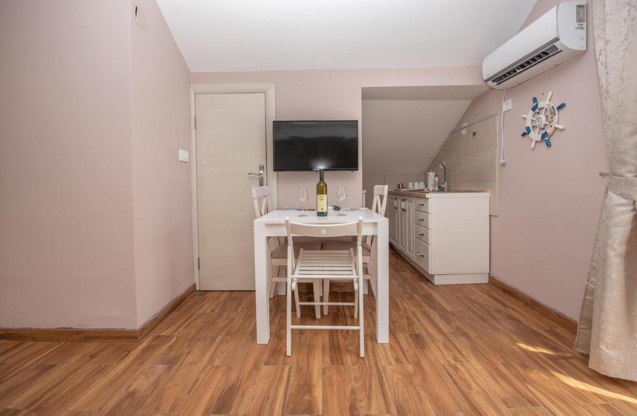 Ioannis Apartments Tivat Bagian luar foto